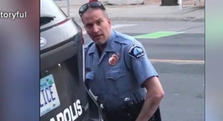 policial-que-matou-george-floyd-e-condenado-a-mais-de-20-anos-de-prisao-em-corte-federal